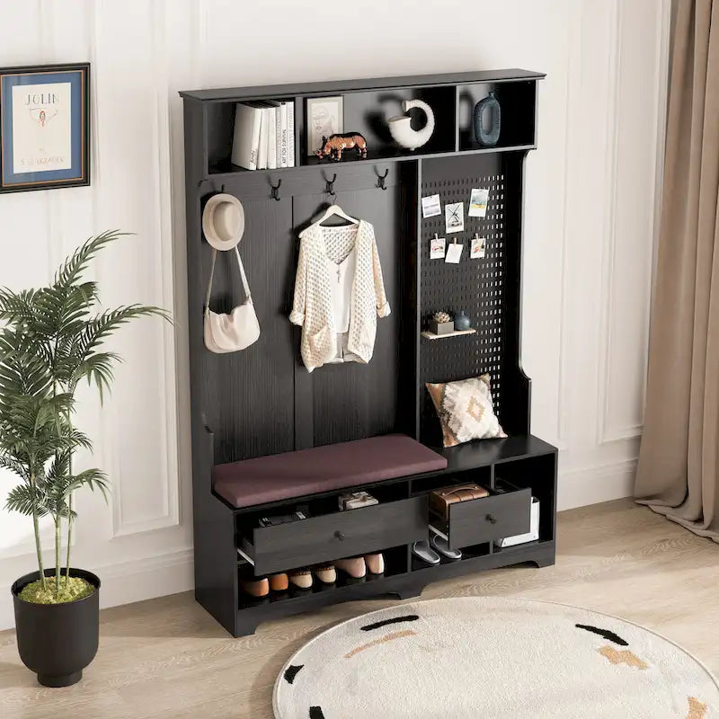 Porte-manteau multifonctionnel avec banc à chaussures, panneau perforé et grand espace de rangement