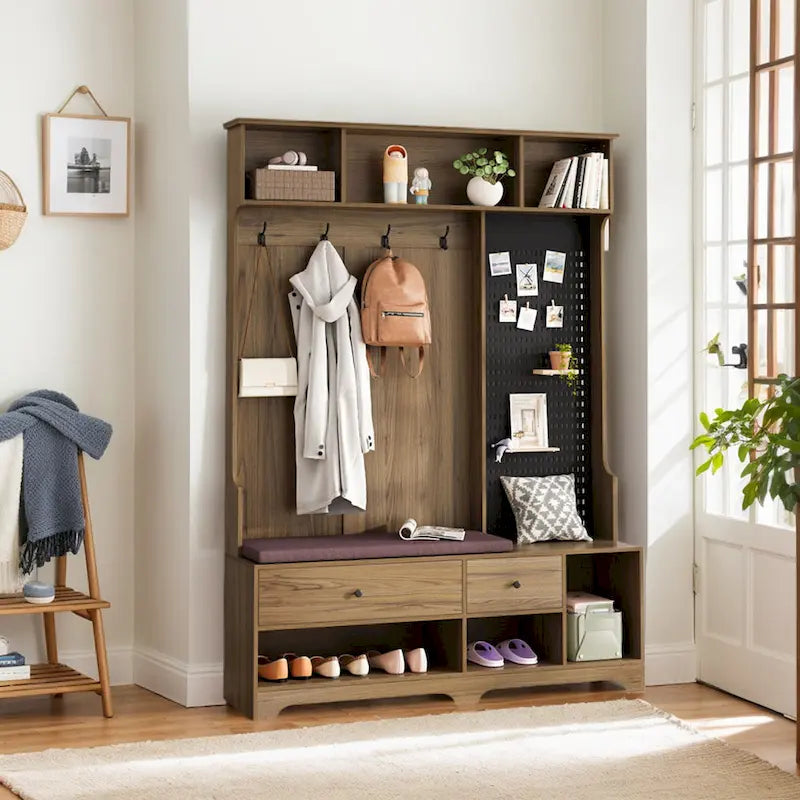 Porte-manteau multifonctionnel avec banc à chaussures, panneau perforé et grand espace de rangement