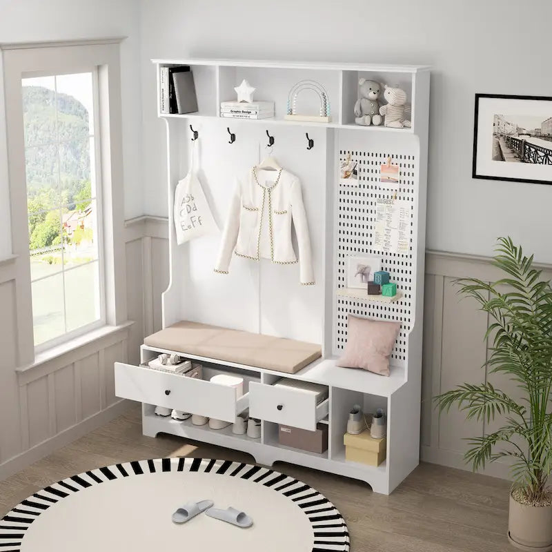 Porte-manteau multifonctionnel avec banc à chaussures, panneau perforé et grand espace de rangement