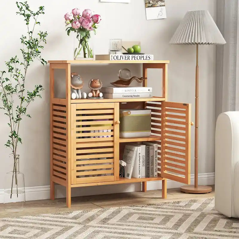 Meuble de rangement en bambou avec double porte à persiennes et étagère ouverte